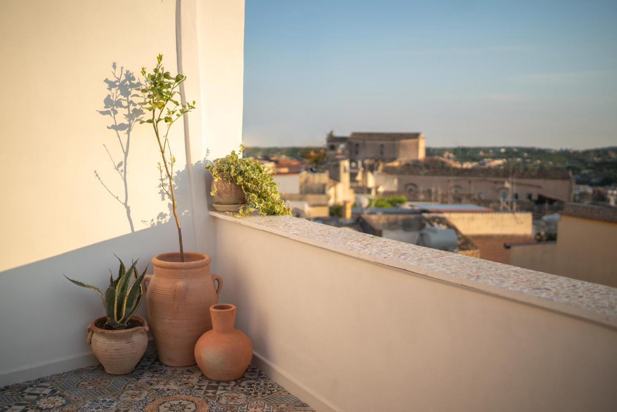 Vico Larzio 6 "Terrazza Sul Vico" Apartment Noto Ngoại thất bức ảnh